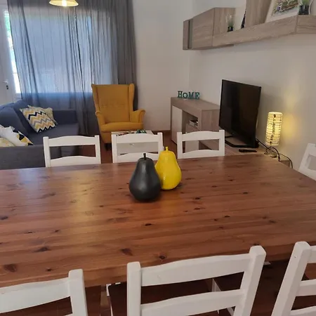 Casa En El Corazon De L'escala Con Terraza - Hisp-236-11 Torroella de Montgrí