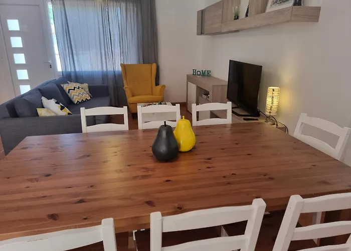Casa En El Corazon De L'escala Con Terraza - Hisp-236-11 Торроэлья-де-Монгри