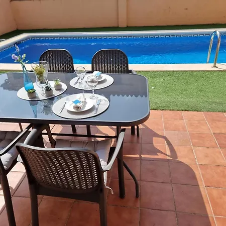 Casa En El Corazon De L'escala Con Terraza - Hisp-236-11 *